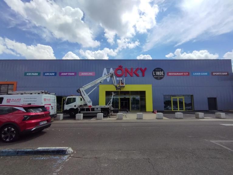 Monky - Enseigne - 40000 Mont de Marsan