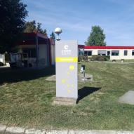 CNES – rénovation de 8 totems existants – nettoyage peinture - nouveau vinyle et visuel – 40 800 Aire sur l’Adour
