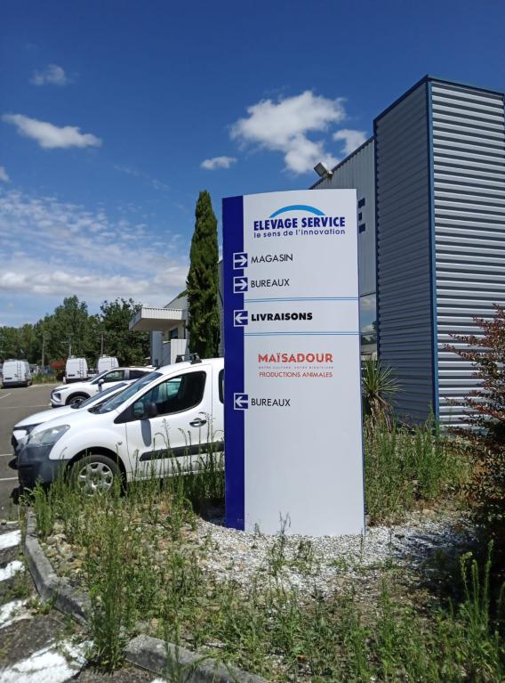 Elevage Service - Totem signalétique - 40500 Saint-Sever