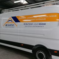 AM Charpente – décoration d’un véhicule par pose de vinyle découpés – 40 465 Gousse