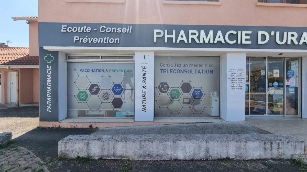 Pharmacie d'Urac - Décoration de vitrine - 65000 Tarbes
