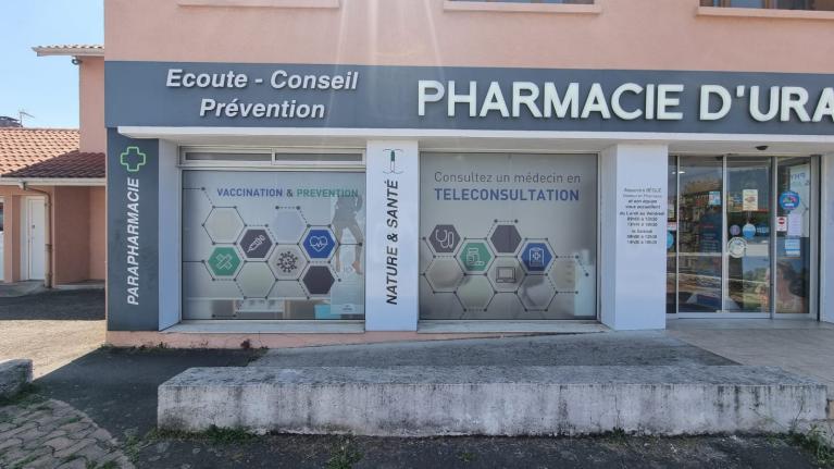 Pharmacie d'Urac - Décoration de vitrine - 65000 Tarbes